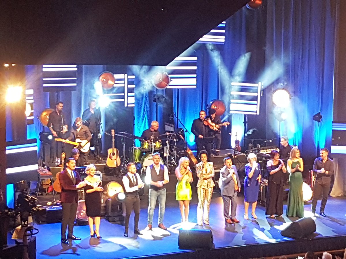 TG4TV's tweet photo. Sár cheoltóirí tíre na hÉireann ar aon stáitse amháin, ní dhéanfaidh muid dearmad ar an oíche seo #IPCMA @theirishpost https://t.co/7bC2rVg2dn