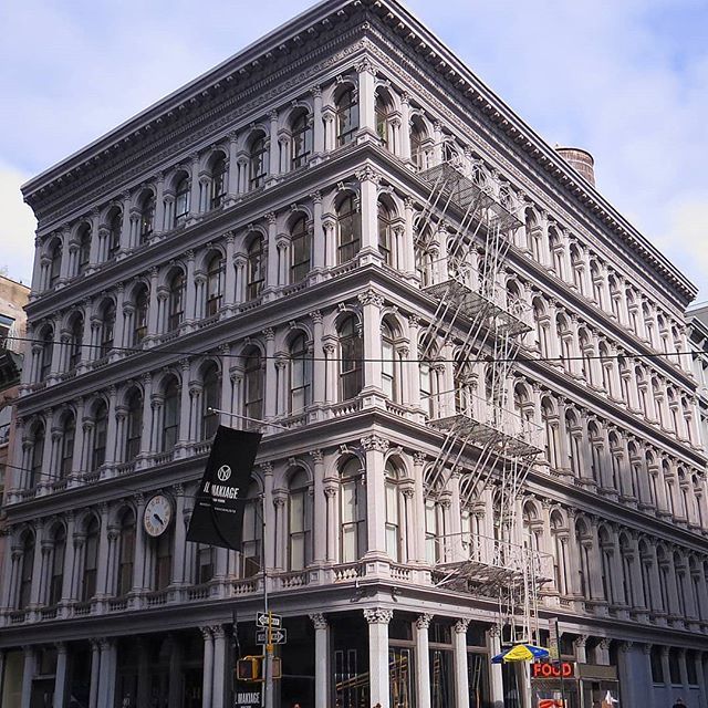 aortizdp's tweet photo. E.V Haughwout Building at SoHo, Manhattan. As a curiosity it had the world's first successful passenger elevator on 1857.
#haughwoutbuilding #soho
#manhattannyc #newyork ...
...
...
#nyc #newyork #newyorkcity #nycpeople #newyorker #nycskycrappers #nycbui… https://t.co/7u0hVOeS7V https://t.co/2sUrfJGyU3