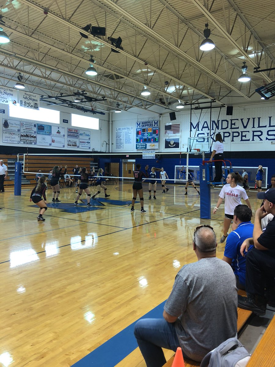 MandeSpiritClub's tweet photo. are you coming to the volleyball game tonight? varsity starts at 5:30, JV is killing it!💙⚓️🏐 https://t.co/oTiXQDHqox