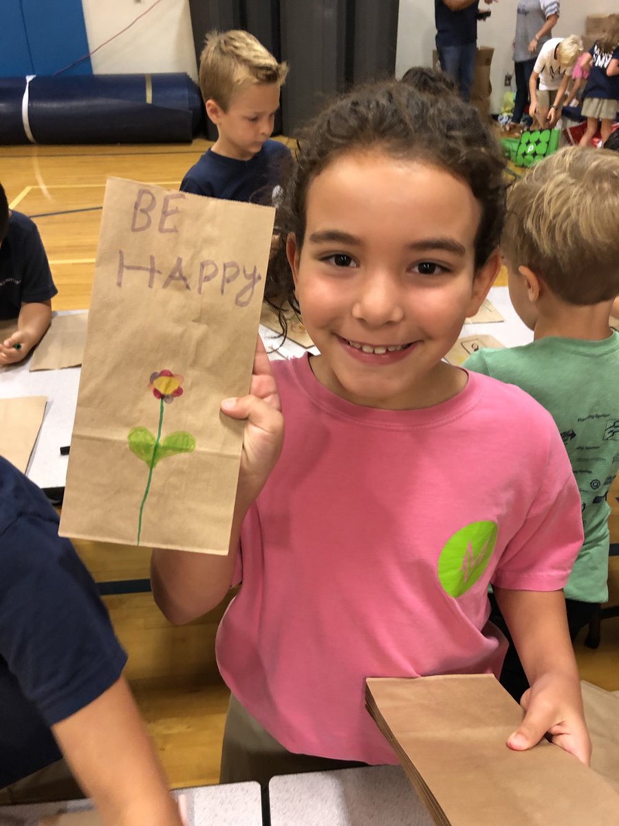 mel_rthompson's tweet photo. Students exercised their collaborator and ethical decision maker mindsets while creating hygiene kits and snack packs for individuals in need #HHD18 #mvpschool #MVG3 #sharethewell https://t.co/5D2SxurRtT