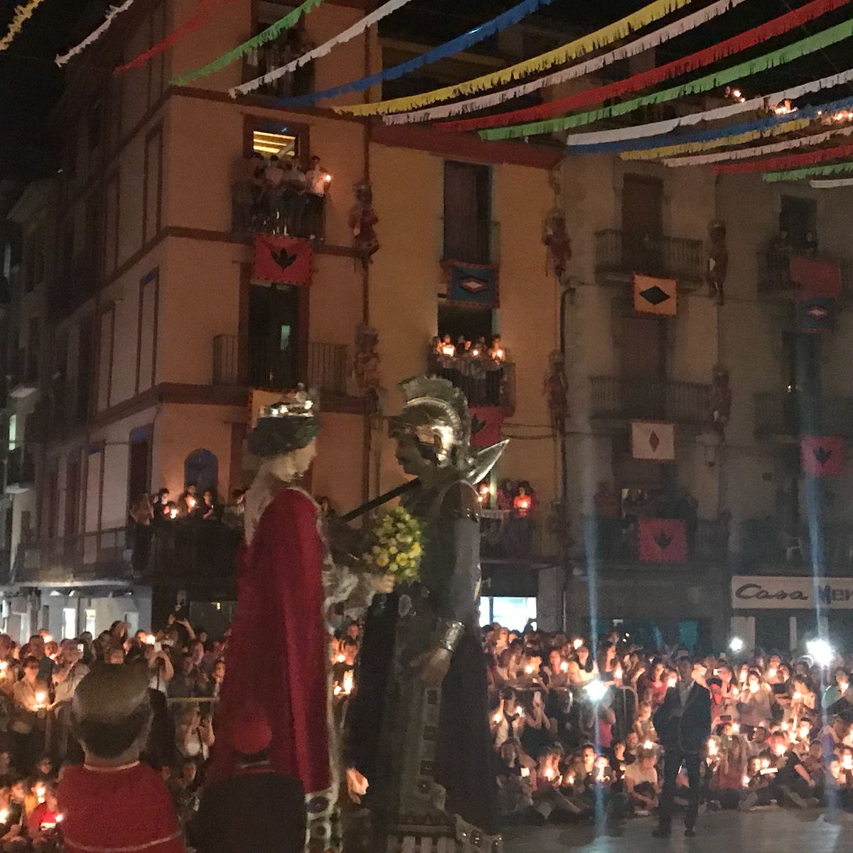 FestesdelTura's tweet photo. Amb aquesta imatge del ball de les espelmes dels Gegants posem el punt final a cinc dies de festa major. Gràcies a totes i a tots! 🎊🎈🎉👏 https://t.co/DNlrfNXrkX