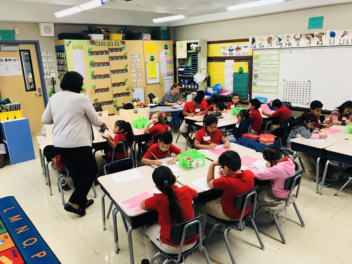 educatorsimpact's tweet image. Instructional Rounds focused on evidence of writing and collaborative learning. Big SHOUTOUT to @SuttonES_HISD 1st Grade Teachers for setting the bar high 🙌🏼 #AuthenticIndependentWriting #TogetherWeLearnMore #AimForGold