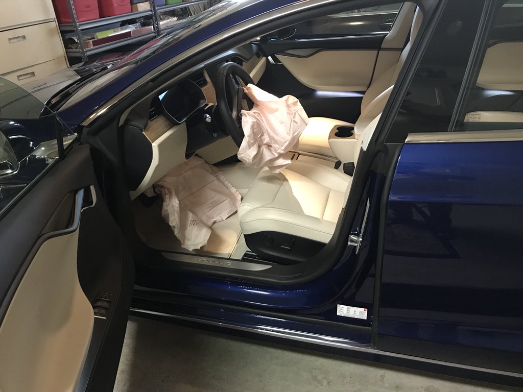 Kash_Shaikh's tweet image. My 72 yr old Dad had his dream come true earlier this week. After working for 50yrs, he bought a new @Tesla. Less than 24 hours later,it was totaled. While it took 6 months to get the car, the sales rep spent barely 6 mins explaining use &amp;amp; safety. @elonmusk, we need to do better.