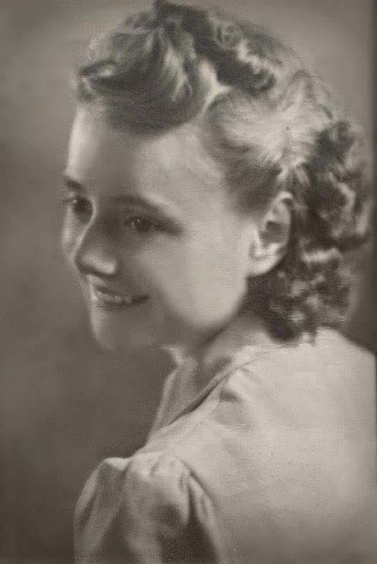 natashasuzgreen's tweet photo. Happy 99th birthday nanna. 4yrs passed x https://t.co/ubhXeUrfSr
