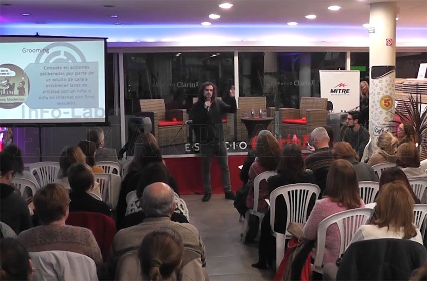 ElmarplatenseOK's tweet photo. Dictarán una nueva charla de seguridad en internet en Espacio Clarín - https://t.co/1KhtxXct2L https://t.co/kPZxBLtdSl