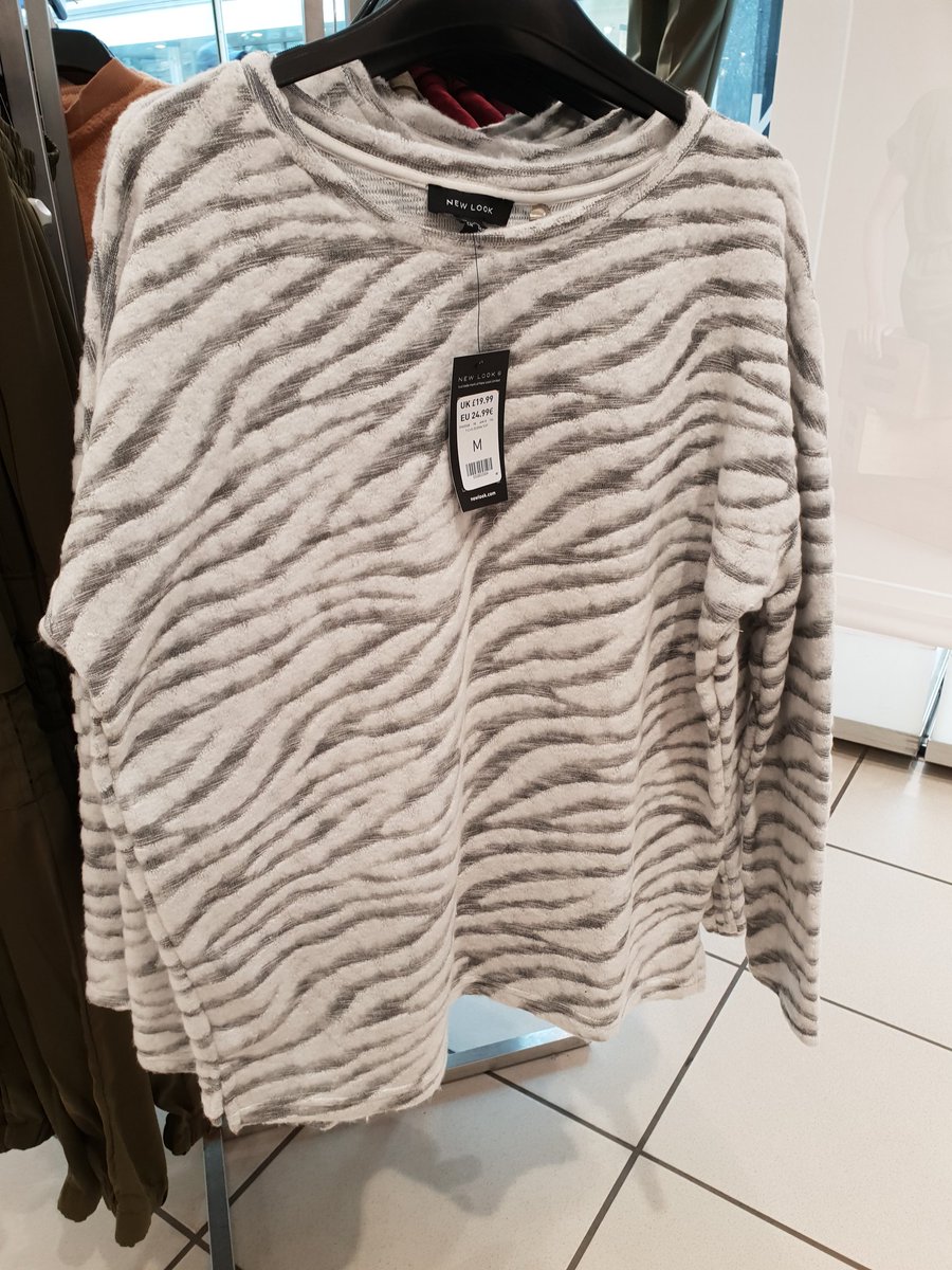 bettyflorence23's tweet photo. @newlook is the place for ladies to get their stripes on! Love that jumper!!! To buy or not to buy.... @ehlersdanlosuk #officialzebraspotter #zebra #zebrastripes #everythingzebra #EhlersDanlosSyndrome #ehlersdanloszebra #lovethyzebra https://t.co/oO7fpPVvPK