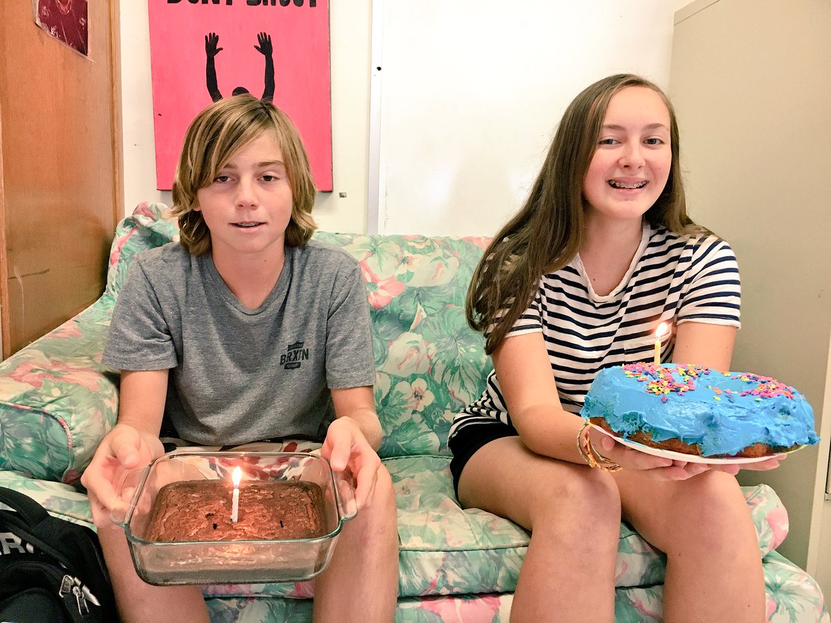 reinemoreads's tweet photo. #birthdaymagic #102point0 #sophomoreyear https://t.co/yFJKxL5jdU