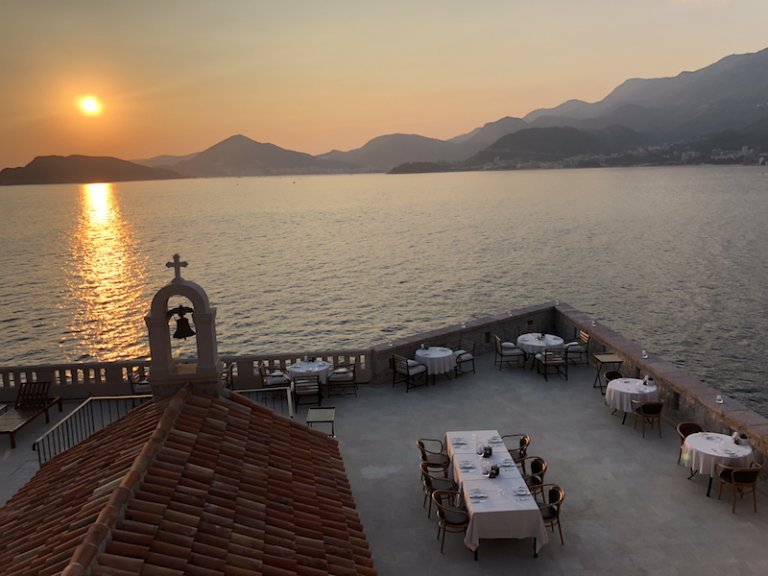 LostandFoundiam's tweet photo. Montenegro, meaning ‘black mountain’, is a truly scenic and unspoiled country! https://t.co/pc4ImMiYut #Travel #Blog #ialaf https://t.co/vAZ3mHsm7p