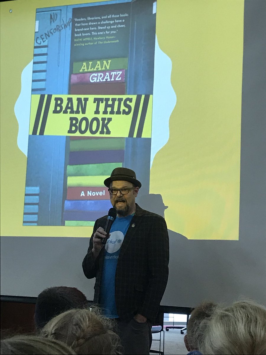 JennWalkerRES's tweet image. So excited I got to hear and meet @AlanGratz!  Thanks @Blount_Library and #1read for bringing him to us!  #bcsrocks #Resroars