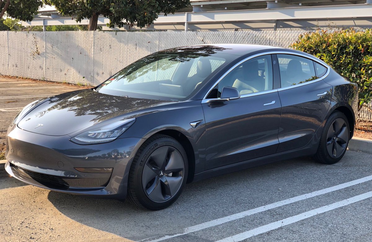 Tesla model x капот