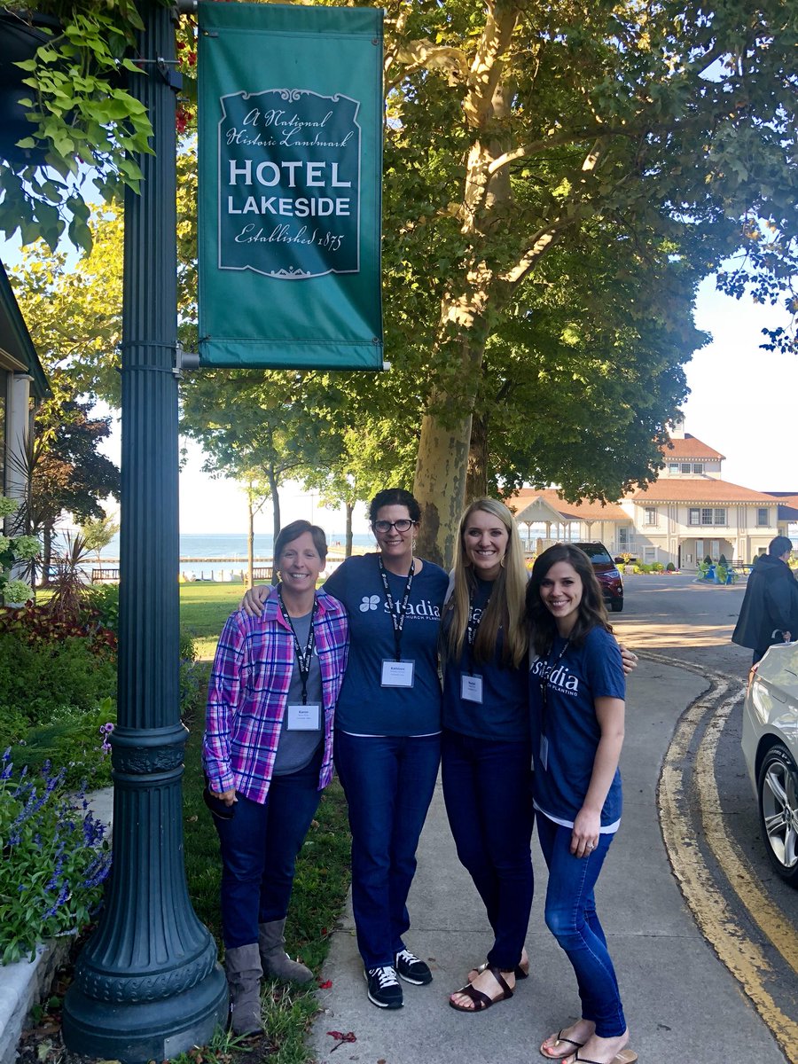 racheshort's tweet photo. #BloomRetreat2018 with Kathleen Lucenius, @MisKaren1, & Becky Giannotti. Love these @project_938 ladies! #LEADSTRONG #project938 https://t.co/anzhgZ7T1o