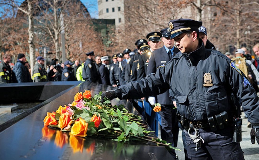3FLTWaters's tweet image. Today we pause to remember the 2,996 who died in the worst tragedy on US soil. We also remember the thousands who died due to related illnesses, and those who sacrificed their lives overseas in America's response. Lastly we pray for those who continue to serve our country today.