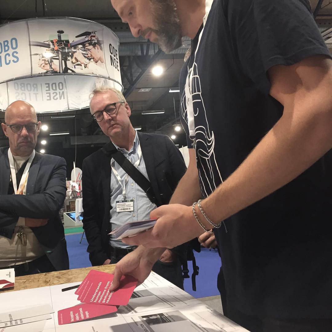 himikebrandt's tweet photo. We're @Robotmesse launching our ROBOTICS AI-DESIGN SPRINT – a design tool for people to develop their manufacturing automation solution themselves. In collab with the guys from Regndans (https://t.co/rPIKWEiU9D) in Odense. #robotics #automation https://t.co/iWu3GD2ObB