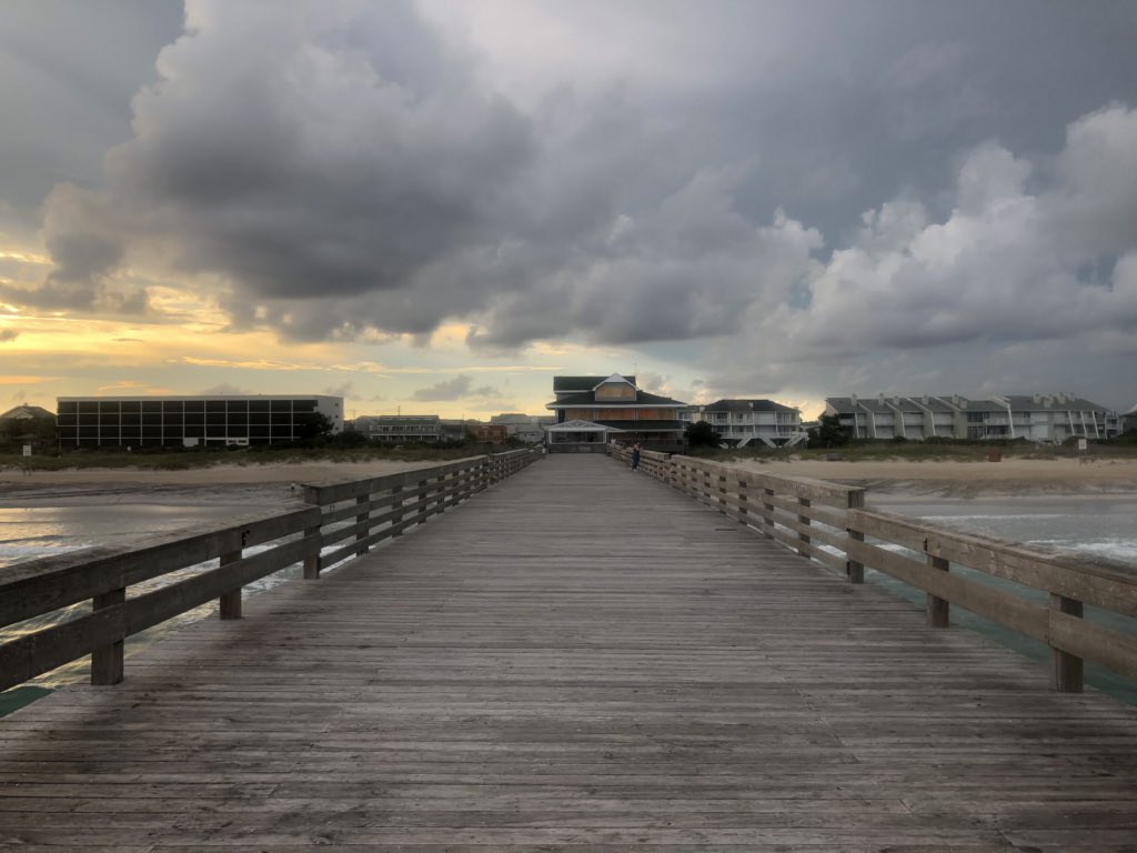 areyoush0r's tweet photo. Probably one of the last few to walk on Crystal Pier. Hope it’s still here after the storm #staystrongilm #HurricaneFlorerence https://t.co/1cHB7GfRMg