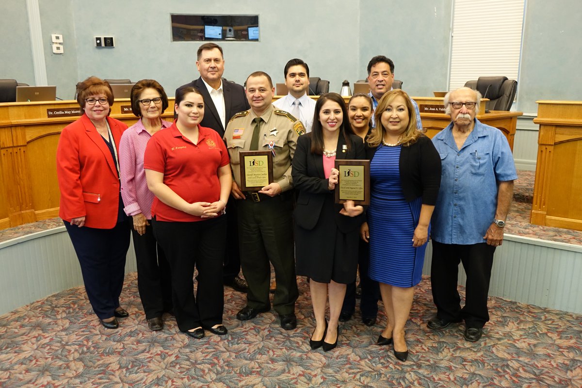 cityoflaredo's tweet photo. City of Laredo District 2 Council Member Vidal Rodriguez and @Laredo911 were both honored during a @LaredoISD board meeting this evening for supplying over 4,000 backpacks to students as they were headed back to school in August. https://t.co/30p0yifRPh