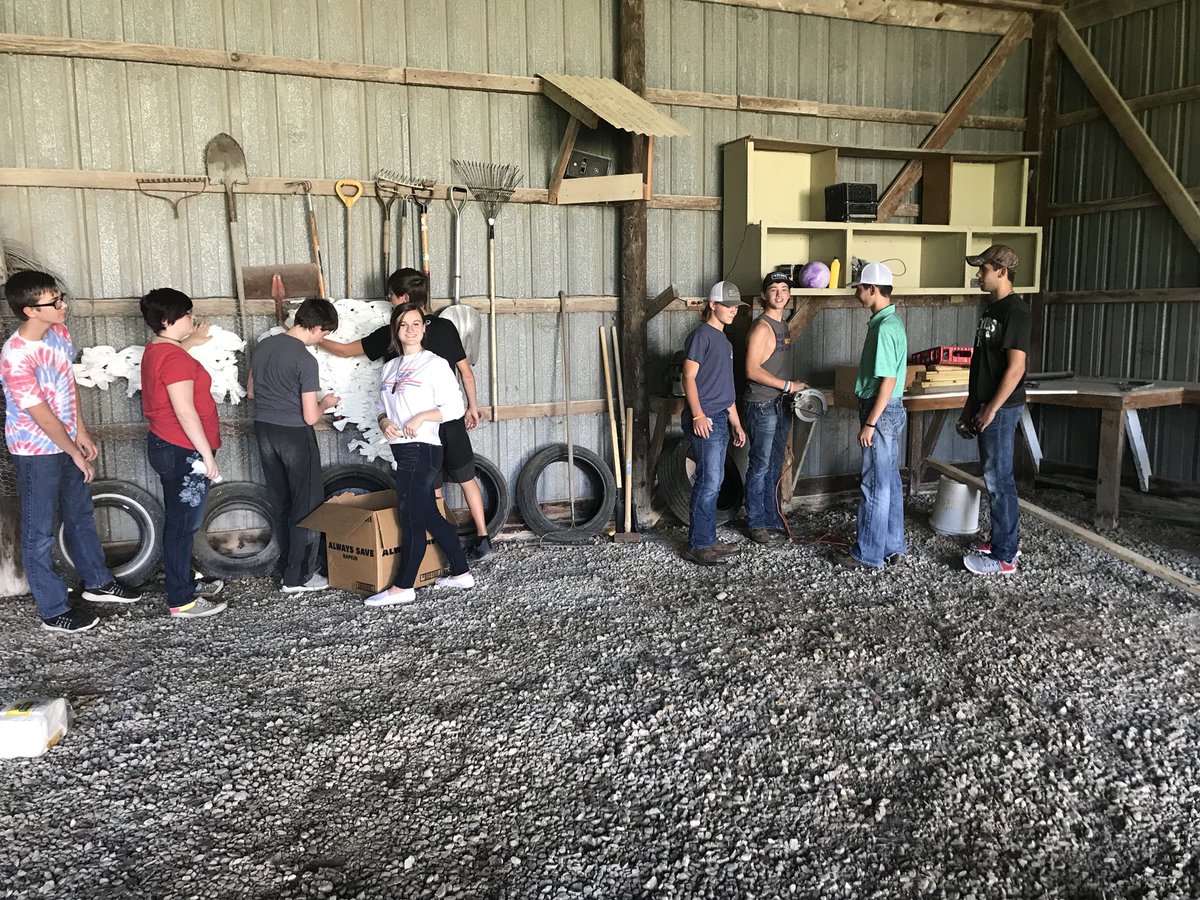 JeanetteBakerPD's tweet photo. Homecoming spirit and float building is in the air at Adrian!!@BlackhawksAHS https://t.co/jEntM2KwYD