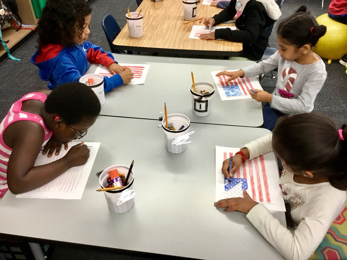 RoxieBrensing's tweet photo. Preparing thank you notes for our Hero lunch today with Mission Police and Fire department first responders. @rushtonpta @Rushton5121 #missionrocks https://t.co/iwffeyZIgX