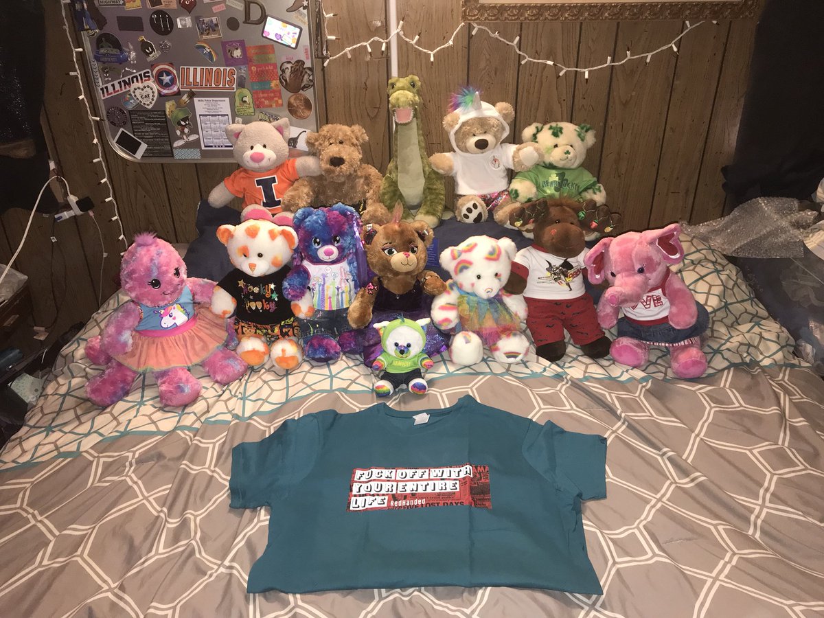lizakabe's tweet image. Build-A-Bear and murder podcasts are a thing in my house 🤣🤣🤣🤣 @RedHandedthepod #imayhaveissues #addicted #truecrime #ilovebab