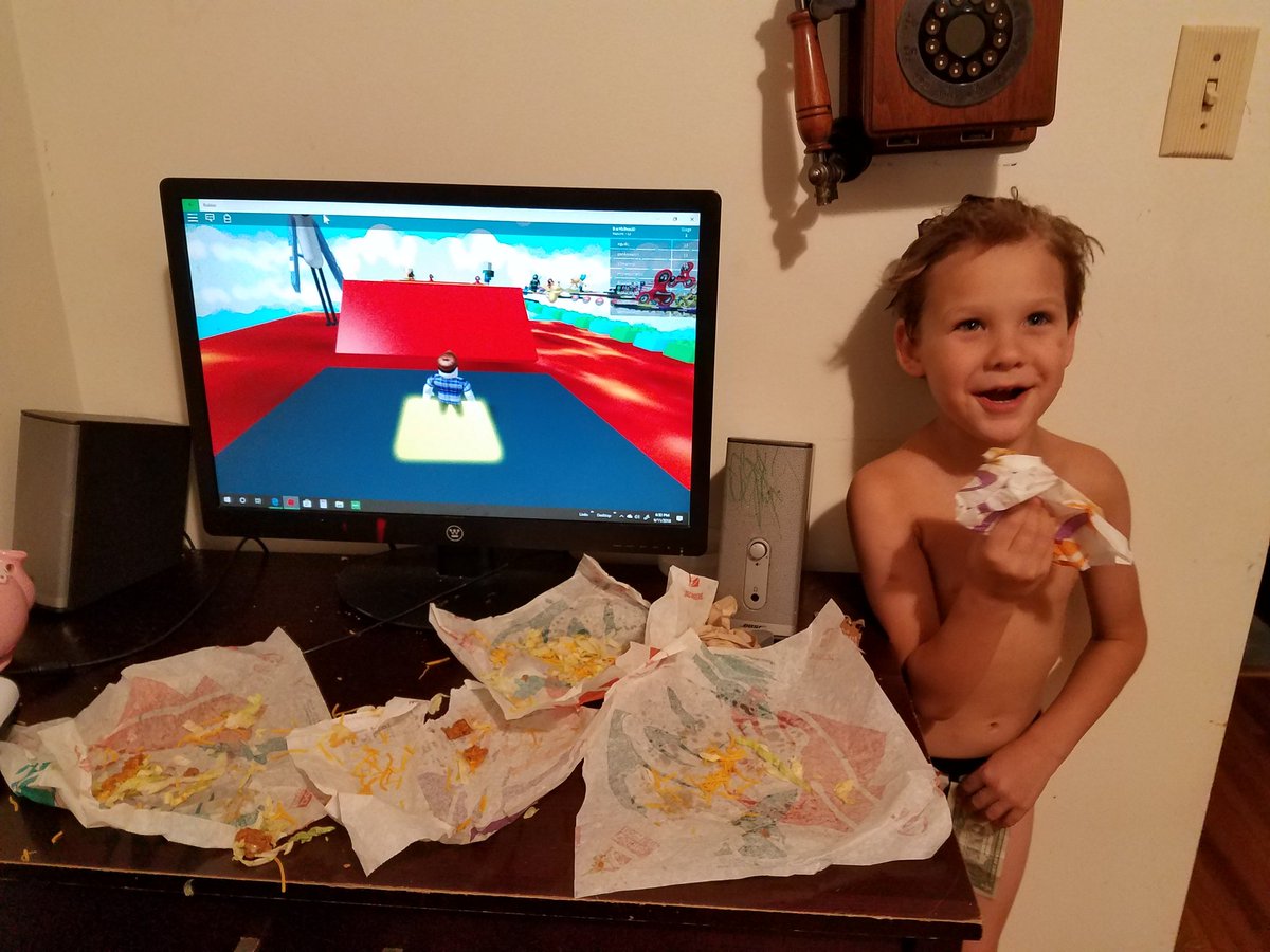 JoeM80's tweet photo. My 5 year old son discovered his love for @tacobell Working on his 5th taco. https://t.co/7n9fTNaCsJ