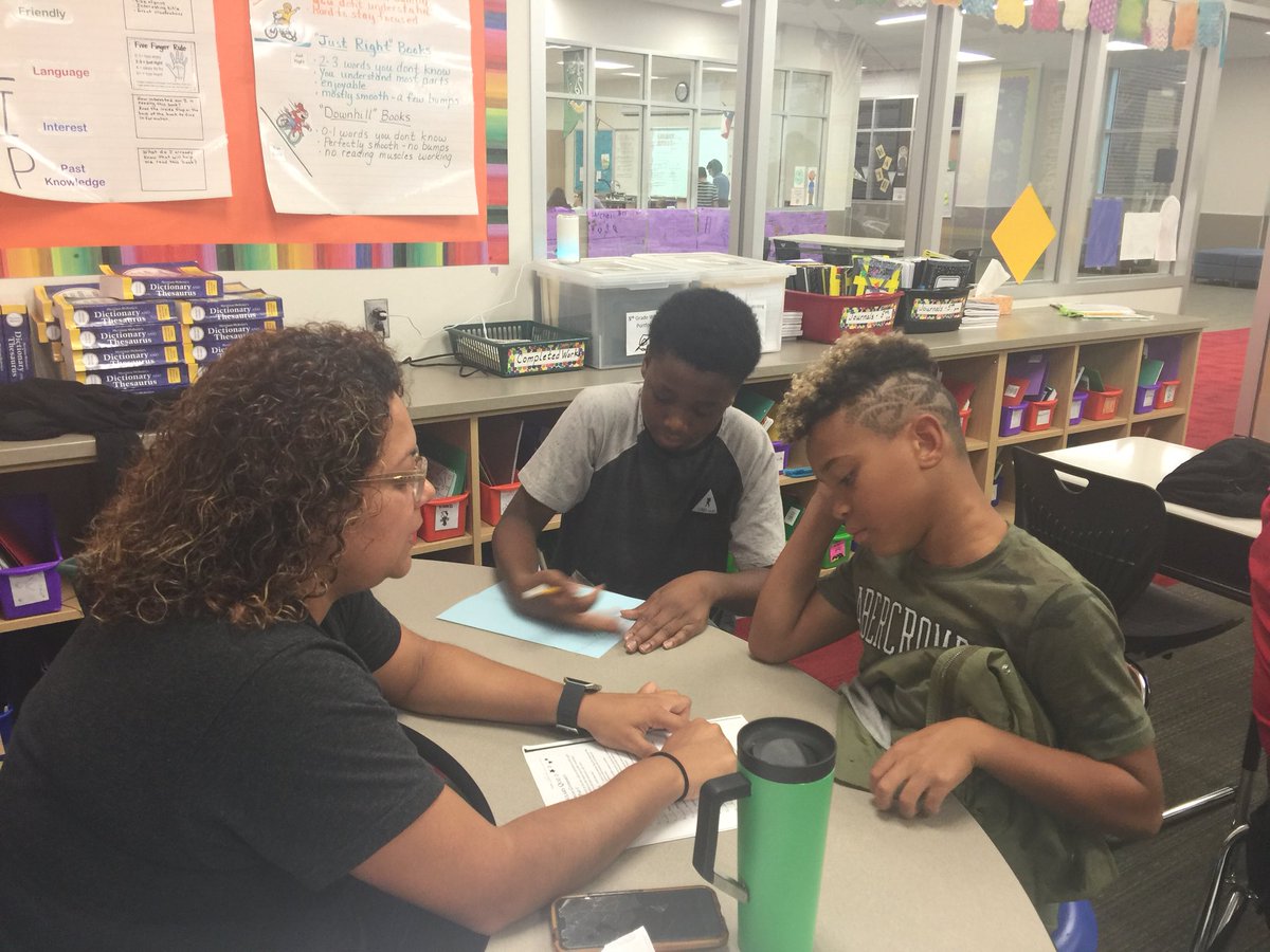 LobitMS's tweet image. Coach DeLeon making a difference!!