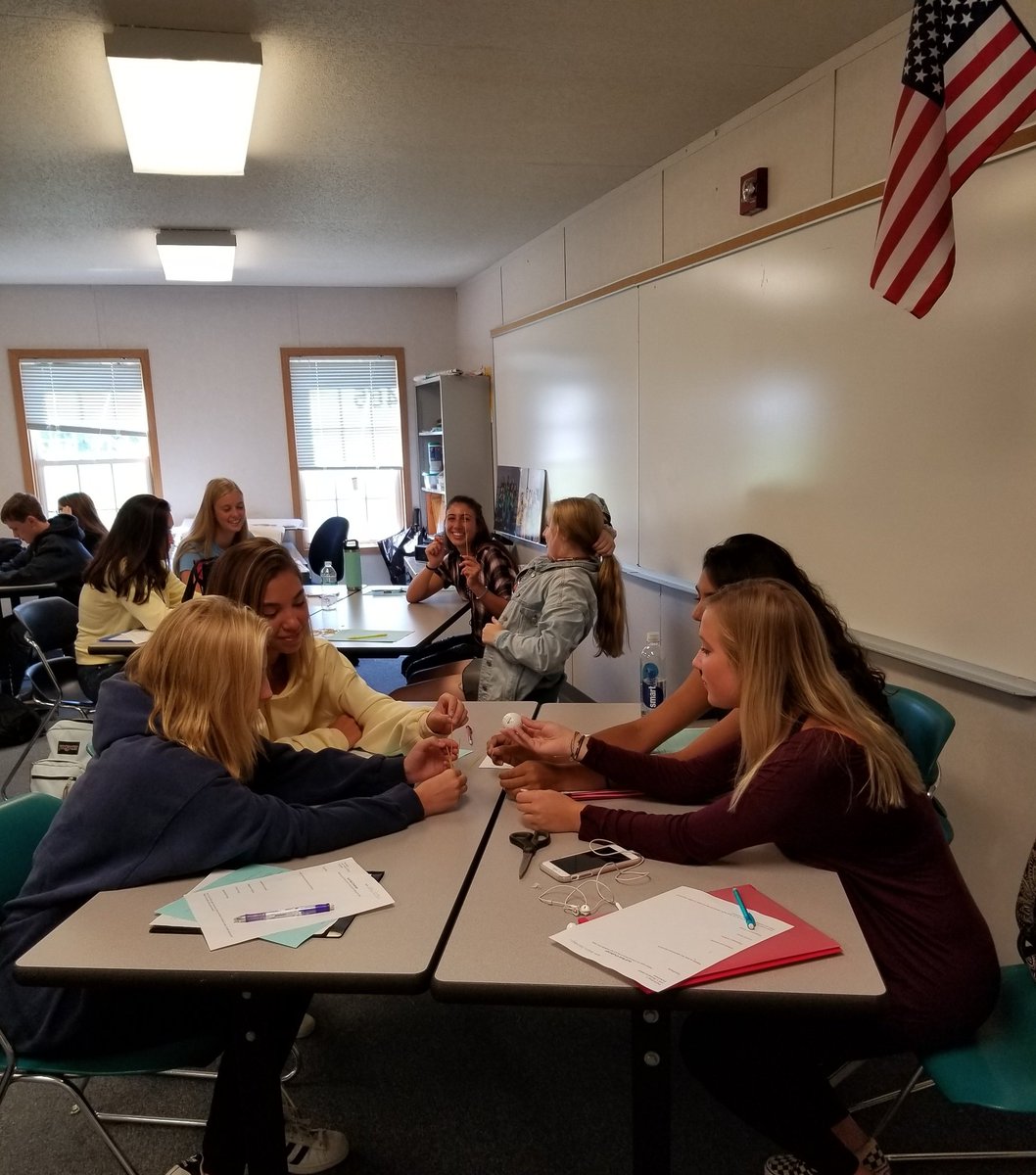 MsBoyntonSCN's tweet photo. Students in #SCNPsych1 took on the Golf Ball Challenge today while implementing the experiment concepts! #tablebonding https://t.co/z2EeimLdo8