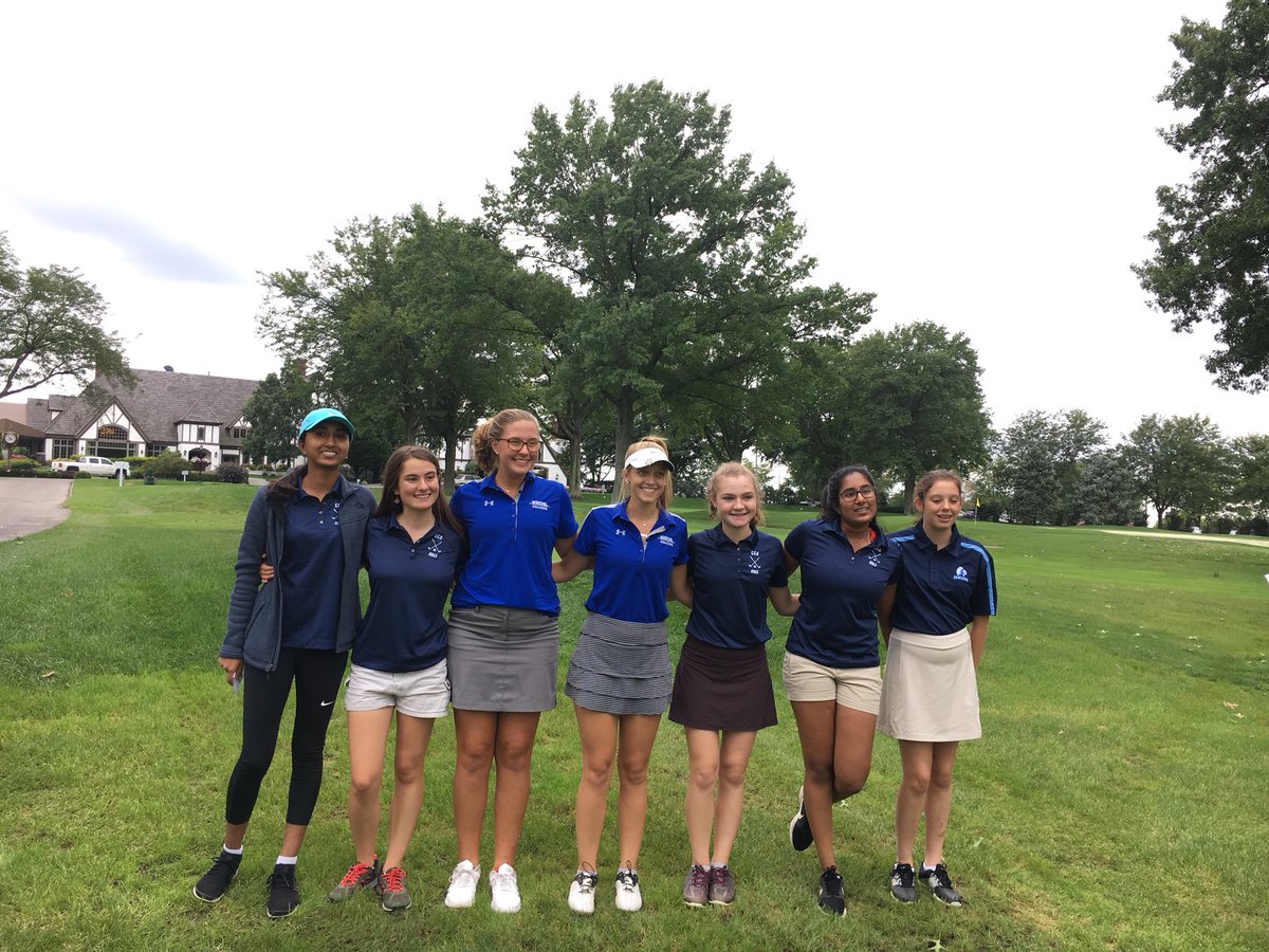 patdunn58's tweet photo. CCD girls golf team ready to tee off on Kendale. Pulled out a victory with strong play from Kaminski and Rutherford @TonyJaccaci @patdunn58 @CCDSathletics @CCDSHirsch @CCDSCoachRoss https://t.co/gCVUomYryD