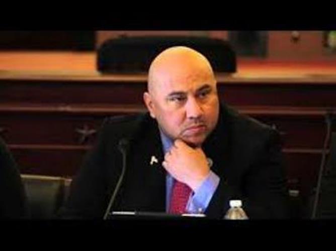 Presentando a Luis Cardona, Coordinador de Prevención de la Violencia Juvenil del <a href="/MoCoDHHS/">Montgomery County DHHS</a>, él nos acompañará en Conexiones para compartir su historia increíble! ¡Visite bit.ly/2mhe1tx para registrarse y para aprender más sobre todos nuestros emocionantes presentadores!