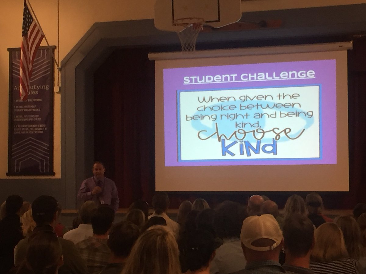 rachelmarker's tweet photo. Wonderful messages from #LOlearns on Back to School Night! #BSD7chat @BSD7Schools https://t.co/Dxvkvyqyey