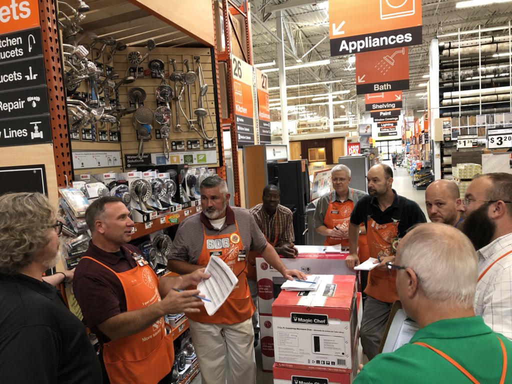 misshd03's tweet photo. What a team we have in Hixson! Super proud of the intentional leadership! #develop #onshelf #freightFLOW @Bob15742780 @jjnelson95 @Tbelk5 https://t.co/9799DsUMMW