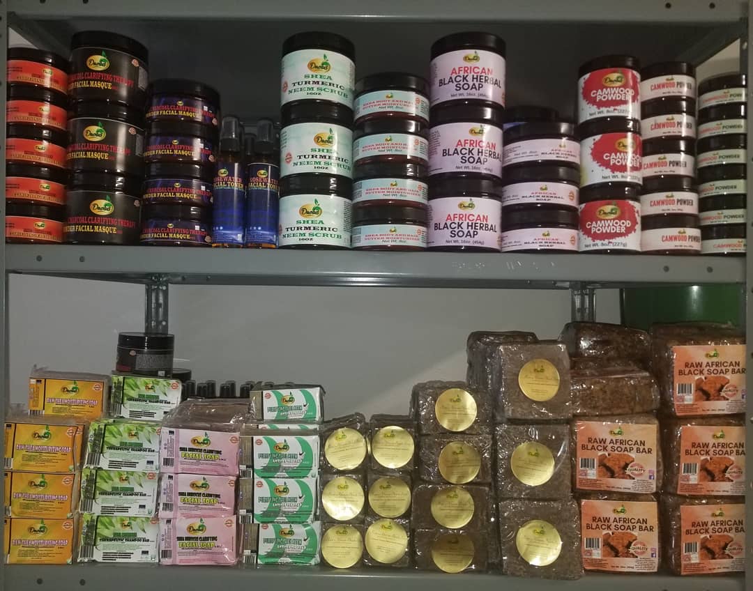 DaolusProducts's tweet photo. naturalskin #naturalhair #naturalhairlover #cocoabutter #coconutoil #palmkerneloil #sheaoil #natural #healthy #healthyskin #healthyliving #skinfood #igbeauty #skincaretips #instahealth #vitamin #nigerian #ghanian #Texas #naturalskincare #TheNewBeautyMood #beautyproducts #shea https://t.co/HONiuWBZjO