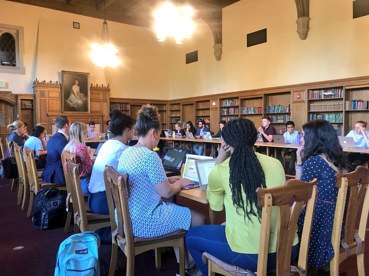 AdvisorTrejo's tweet photo. First Meeting of the #DU Undergraduate Student Government Senate Meeting! #DUGetInvolved https://t.co/06q7QlsE0v