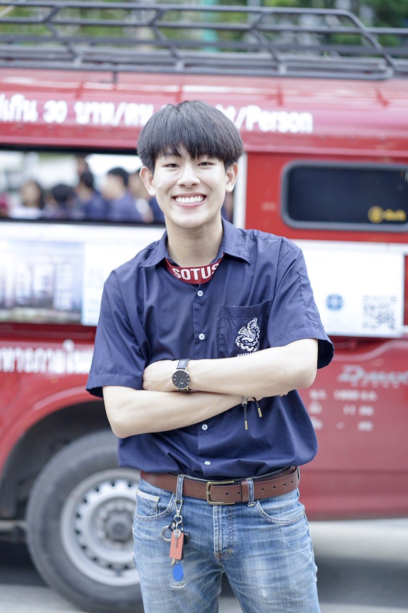 cuteguythailand's tweet photo. ยิ้มของพี่วริศ บนยอดดอยสูงเสียดฟ้า 🤤☺️😍 @vd_smizliex #วริศ #วิศวะหล่อบอกต่อด้วย #รับน้องขึ้นดอย61 #cmusocute #cuteguythailand 📷 @cmusocute 🙏🏻 https://t.co/hEOAD6nIFC