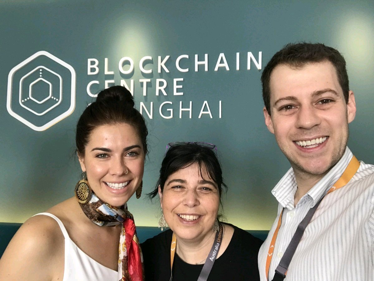 bcentrecolombia's tweet photo. Nuestra comunidad del @bcentrecolombia sigue creciendo en el mundo!
El pasado lunes se celebró la apertura de un nuevo Blockchain Centre en Shanghai (2do en esta ciudad).
Acá algunas fotos del evento.
#blockchainCTR https://t.co/eHTXuB7YmQ