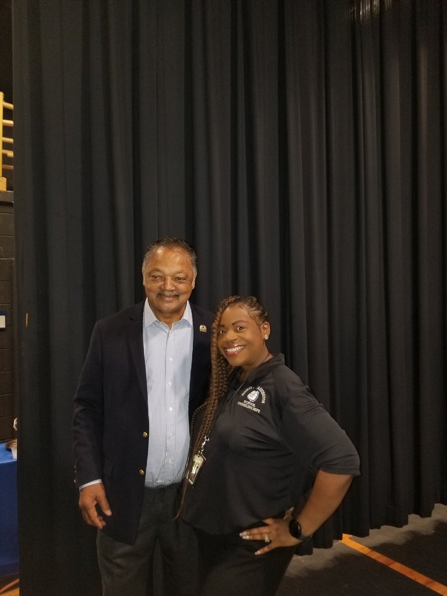 FloydKemi's tweet photo. Rev. Jesse Jackson stopped by to encourage the students of Booker T. Washington to exercise their right to vote! https://t.co/T6XLv53wNE