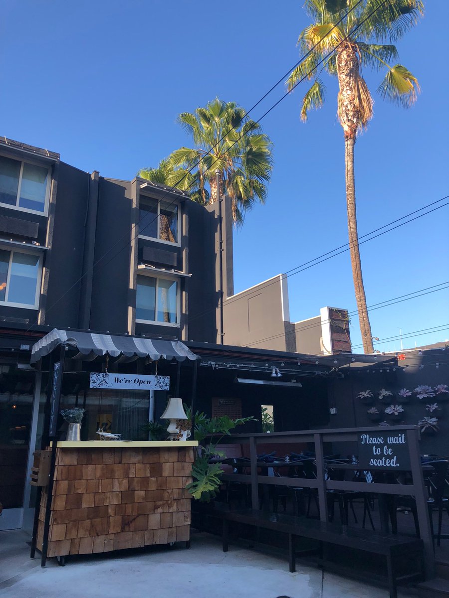 Staying at the Farmers Daughter Hotel in LA. West Texas vibes in Southern California. Real cool place <a href="/FD_Hotel/">Farmer's Daughter LA</a>