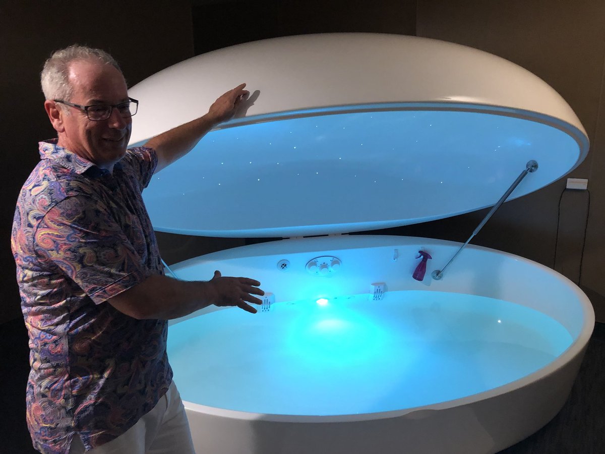 SefuBernard's tweet photo. Had an amazing ‘float’ session at #OasisFloatSpa on the weekend. ❤️’d it...! Could’ve slept all night.
If you find yourself in Seattle, ask for “Cousin Joe”. He’ll take real good care of you. 👊🏾
#recovery #rejuvenation #floattank #sensorydeprivation #salttherapy #salttank https://t.co/1pOU3IC2Ix