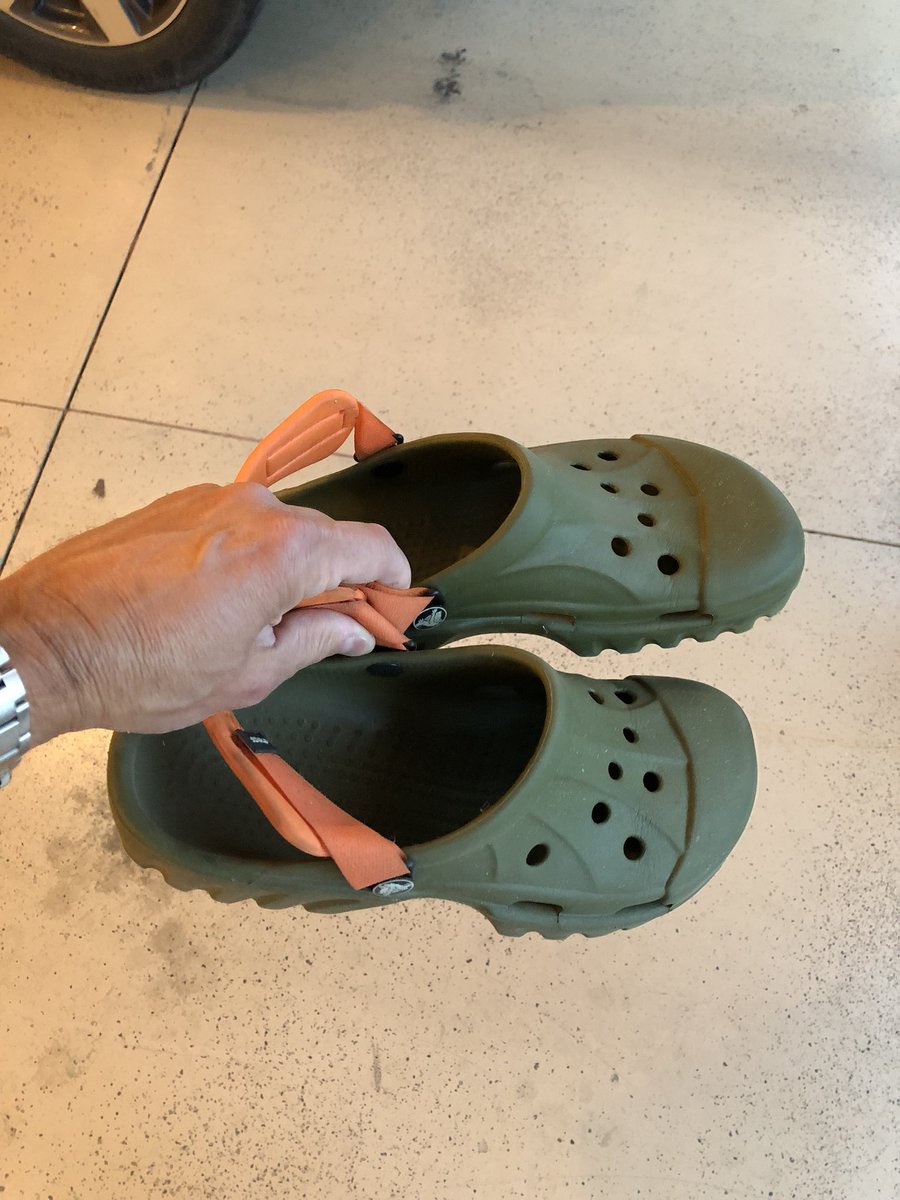 DrewWrigley's tweet photo. Glamour.....
*Don’t 😱(RT)
*Must (Reply w/why)
*Where on earth did you find those?! (Unfollow🤦🏻♂️)
#CrocsRock #Uninvent https://t.co/6IqfKWkvzm
