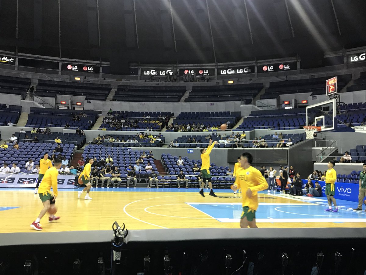 RapplerSports's tweet photo. UST and FEU warming up for their game! #GoUste #LetsgoFEU #UAAPSeason81 | via @beebeego09 https://t.co/KLCm1kiVrM