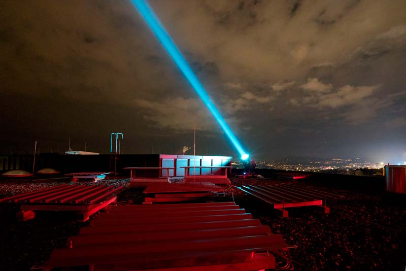 Öffentlicher Abendvortrag um 19 Uhr in der #VillaElisabeth, Invalidenstr. 3, Berlin: Prof Karl-Heinz Kampert entschlüsselt das Rätsel der #kosmischenStrahlung. Der Eintritt ist frei. Vielen Dank für die Organisation an @desy Infos zum Bild unter short1.link/7x5CWf