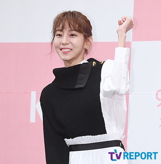 [❗4P][180912][Part2] Kim UEE in the press conference of KBS drama "My Only One"... Why is she so pretty? 😘♥️ #UIE #KimUEE #유이 #김유이 #김유진 #UEEfighting #최수종 #ChoiSooJong...