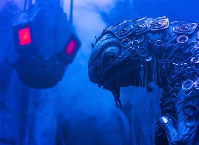 futureotforce's tweet photo. STILL OF THE DAY:
Emerging from her watery pit #LadyProxima the infamous ruler of the #WhiteWorms gang threatens to make an example of #HanSolo after his #Coaxium deal went south in this scene from #SoloAStarWarsStory
https://t.co/bkSE8bxJPH
#Solo #StarWars https://t.co/ie4eo63QAN