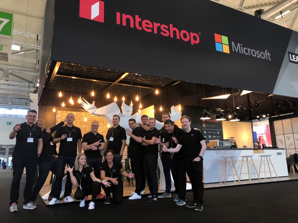 intershop's tweet photo. Wir sind bereit für #DMEXCO18! Gemeinsam mit @MicrosoftDE präsentieren wir Euch, wie digitale Vertriebskanäle im Zeitalter der Industrie 4.0 genutzt werden können! (Spoiler: effizient, skalierbar, sicher). Wer kommt auf einen Kaffee in unsere #LeadersLounge? #rdy4transformation https://t.co/AmbFK0ICLE