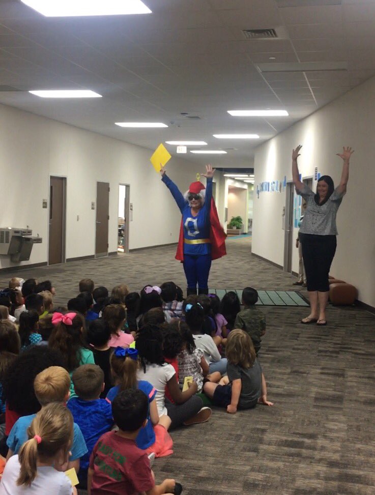 GuzmanWoodard's tweet photo. Our kindergarteners had a blast with Zero The Superhero! Thank you for stopping by our school! @WoodardCFISD #ZeroTheSuperhero #WolfpackAllin https://t.co/duHOpeh8uO