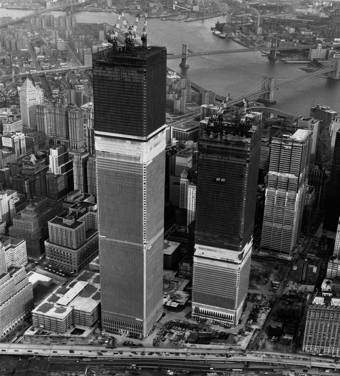 Ingeneurmx's tweet photo. Construcción del World Trade Center en NY en la década de los 60's.
La historia moderna Jamás olvidará el 11 de septiembre de 2001. https://t.co/DBFfxkLwou