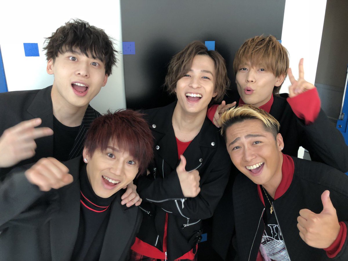 ntv_sukkiri's tweet photo. デビュー5周年イヤー💫
人生すべてをBETして勝負するDa-iCE 🎲

3度目のスッキリでのパフォーマンス👯‍♂️いかがでしたか？4度目もお待ちしてます🌈

ちなみに…この写真は、写真撮ってると見せかけて、動画でした〜と見せかけての写真です😄

#Da_iCE
#スッキリ https://t.co/g2XgkIKfyo