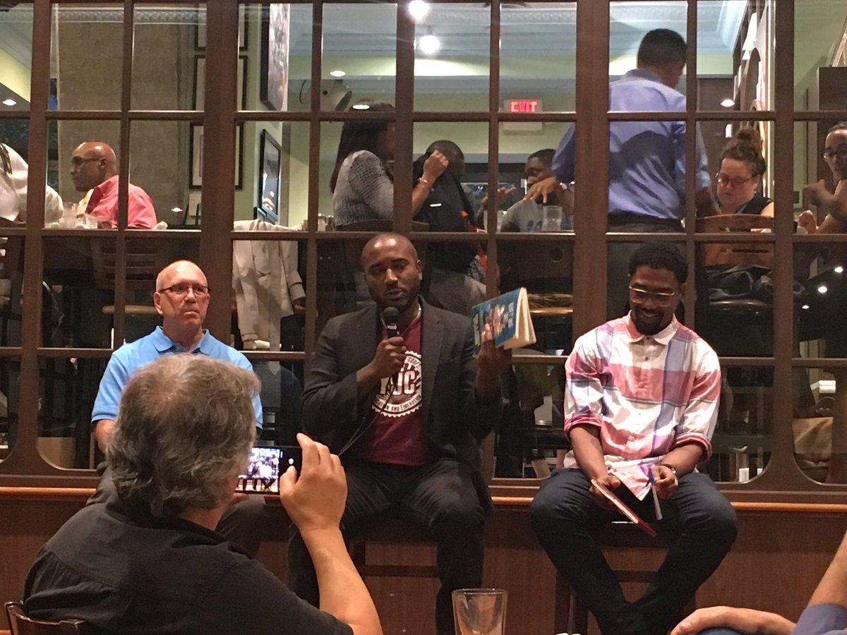 4EdJustice's tweet image. “#EndWarOnYouth was born out of struggle. Young people were together after the Zimmerman verdict. They made a decision to support the FL state takeover. They moved us to support Niya &amp;amp; Shakara at the #AssaultAtSpringValley. They organzing for #PoliceFreeSchools.”