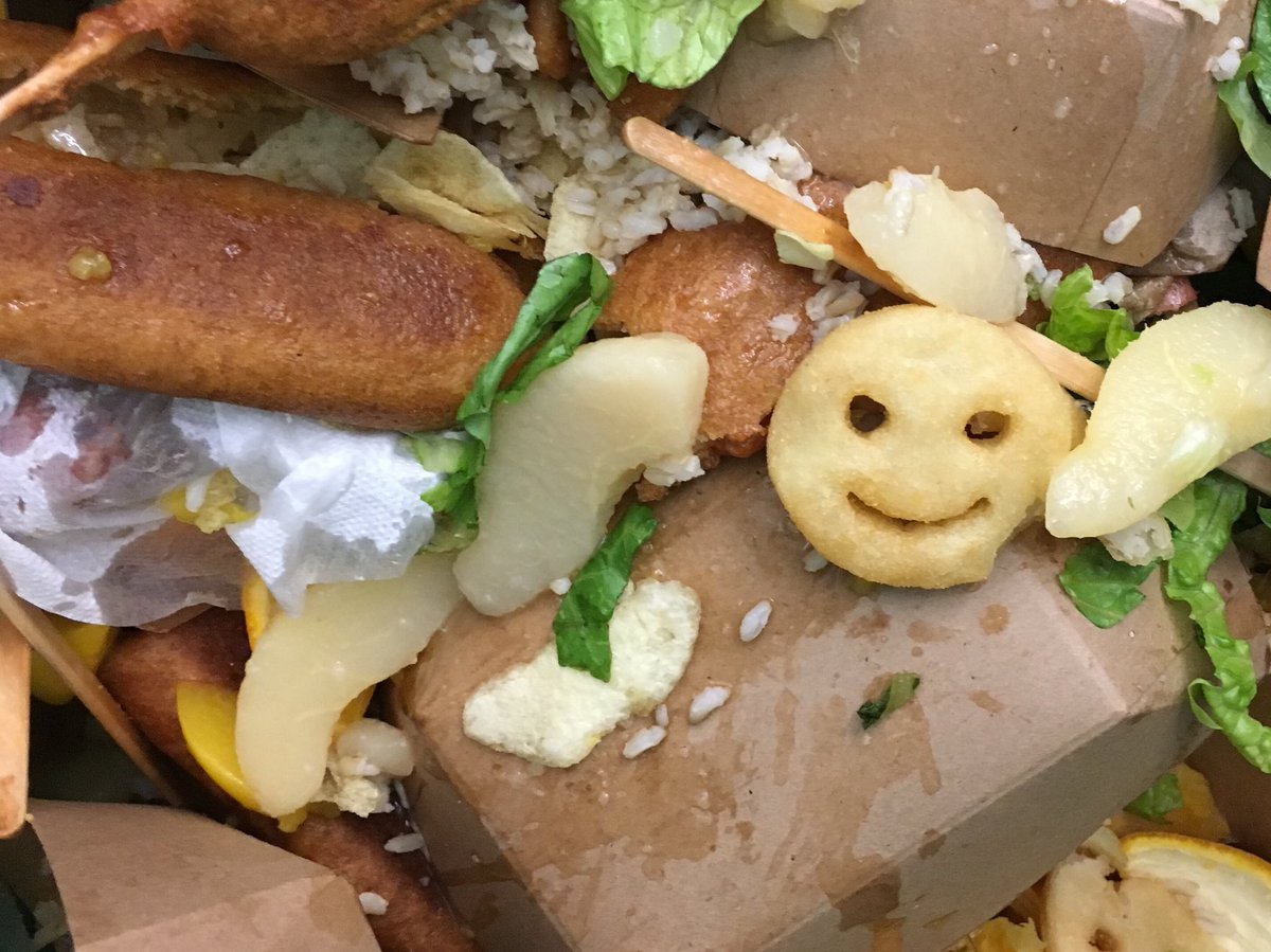 JoCoRecycles's tweet image. This week we’ve been working with the awesome students &amp;amp; staff at @ApacheIS512 in the @theSMSD with their cafeteria composting program. After the first two days they’ve reduced their waste by over 70%. Awesome job Apache! #SustainSMSD #CompostingIsCool