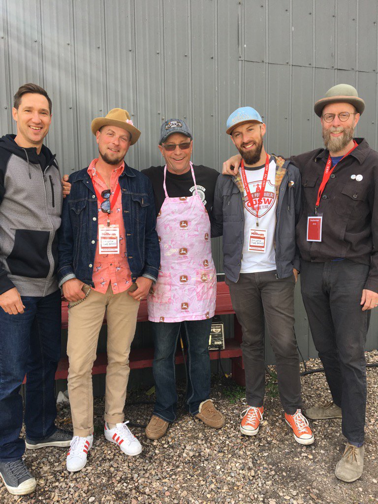 Macker63's tweet image. Lucky Sonne and me. I’m in my pink skirt. They just finished pancake brunch. Helluva night on Saturday, killed it !!!