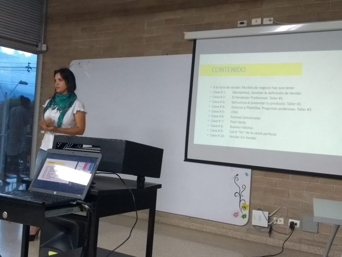 METcommunity's tweet photo. Hoy se celebró una nueva edición de #CafeMET en #Medellin donde @MonicaArboledaM dio las 10 claves para la venta https://t.co/wapHDeRZVd