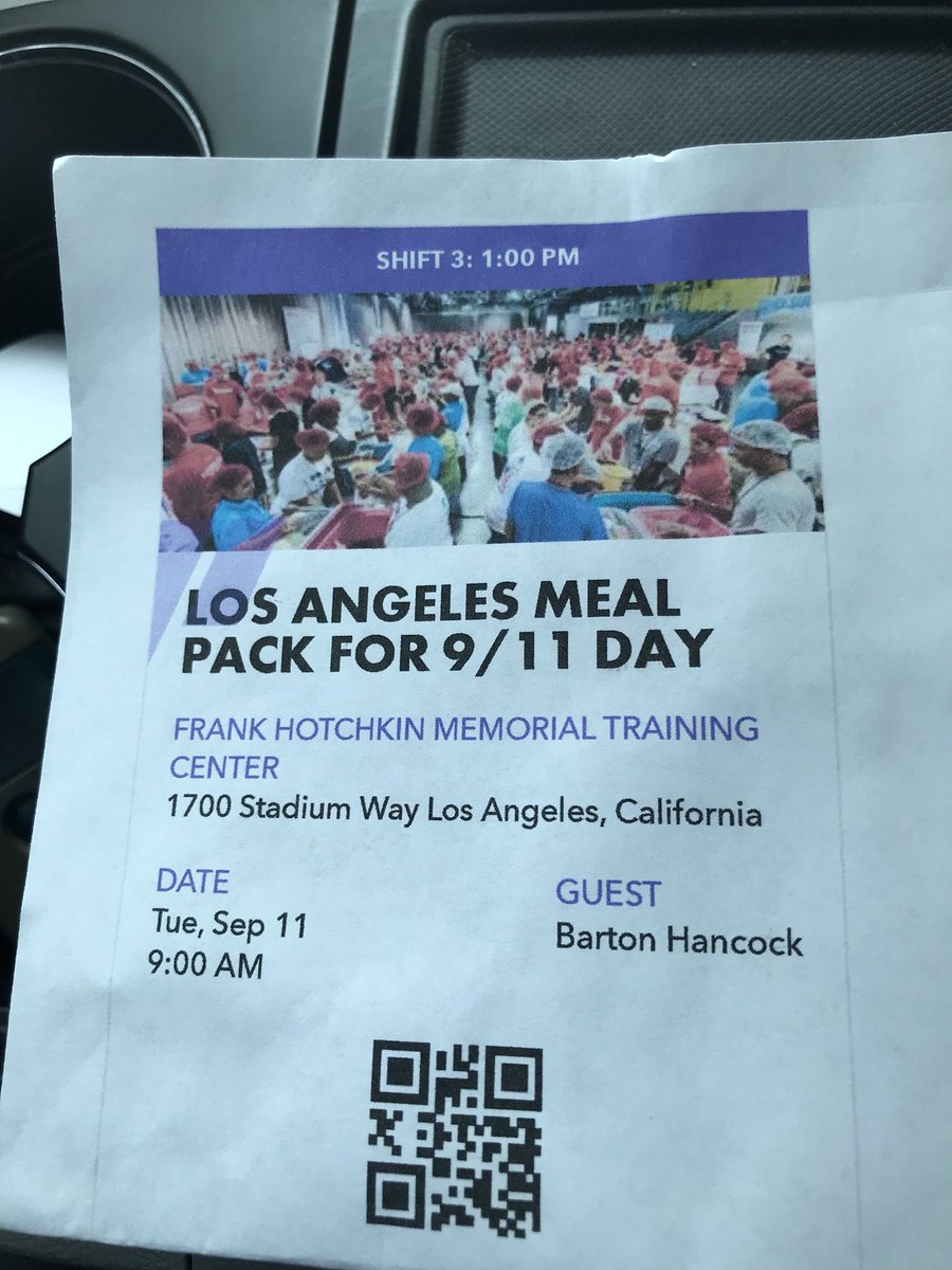 diehardboltclub's tweet photo. #LosAngelesMealPackFor911Day #BoltsPlayers @Melvingordon25 #Volunteer #DieHardBoltClub #Family #DoingGoodWorks #WeKickedButt  @Chargers #MoreBoxesCompletedThanAnyGroupThere ⚡️⚡️⚡️🙌🏼🙌🏼🙌🏼👍🏼👍🏼👍🏼 https://t.co/3h47sjwJnp